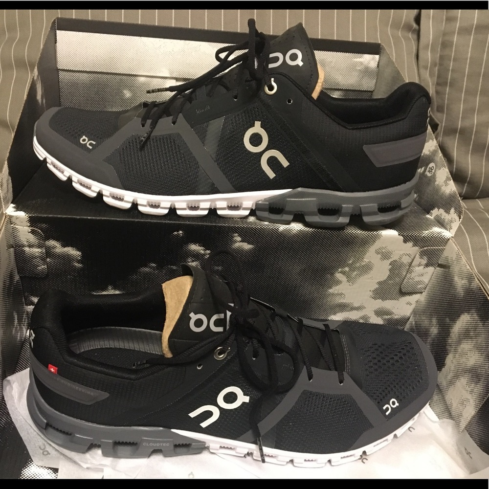 OnCloud cloudflow training and racing shoe